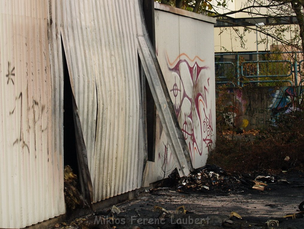 Muellcontainerbrand Schule Koeln Holweide Burgwiesenstr   P11.JPG